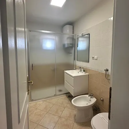 Apartament Hosta *